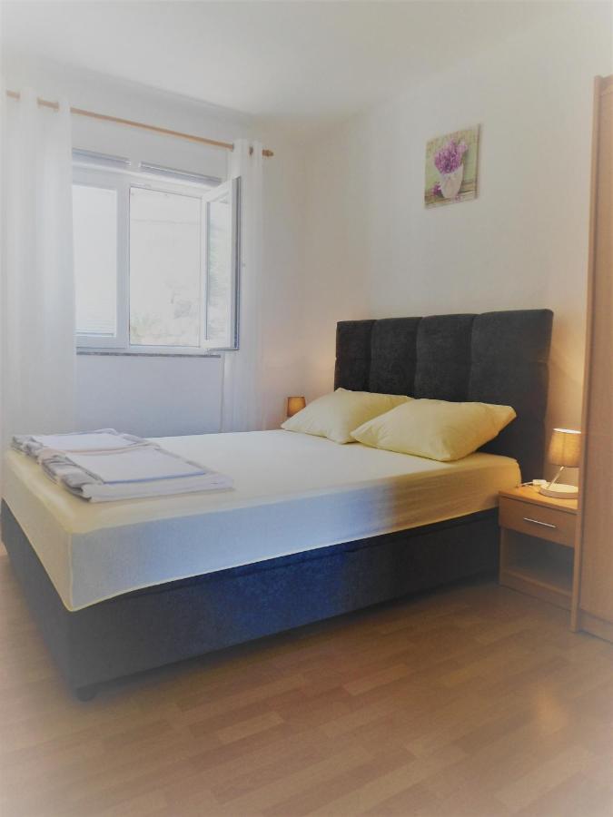 Guest House Pamela Senj  Buitenkant foto