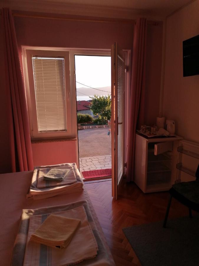 Guest House Pamela Senj  Buitenkant foto