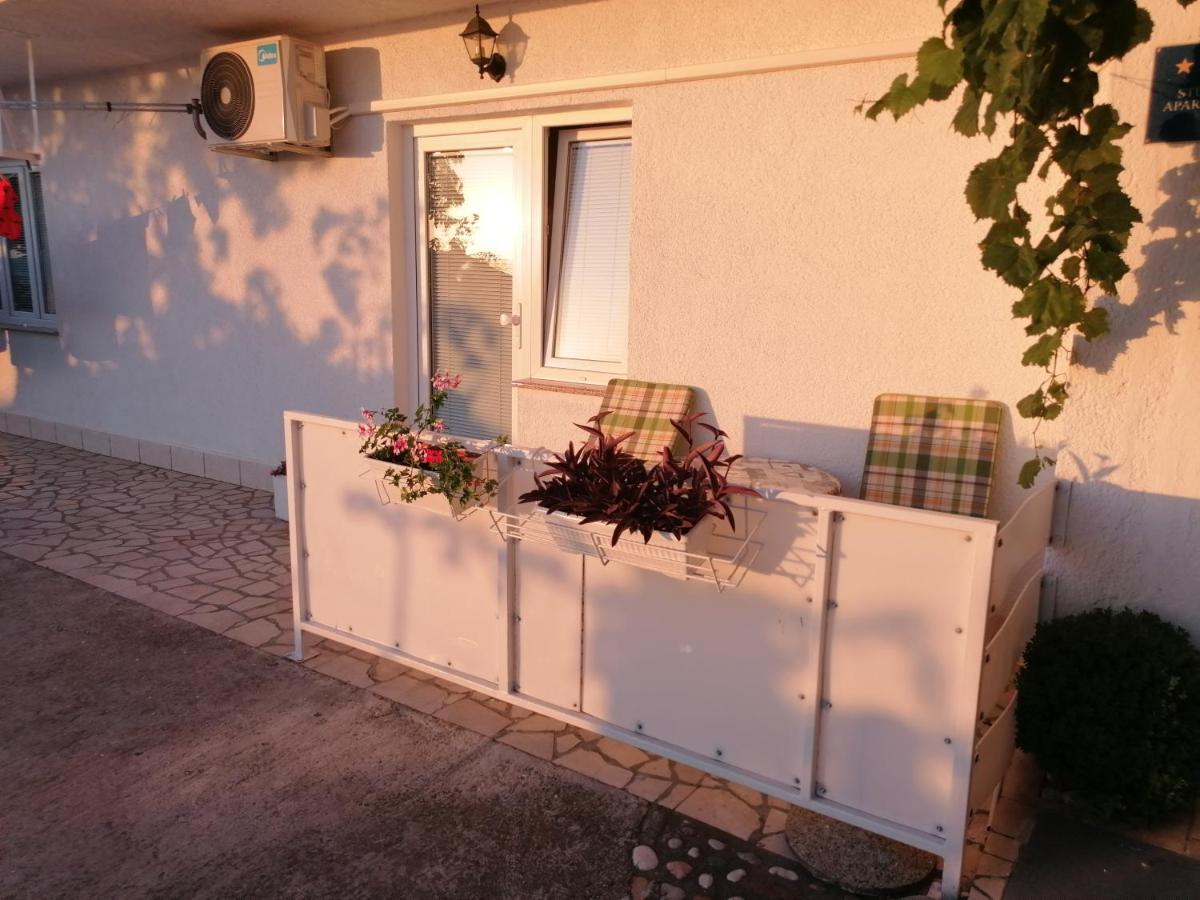 Guest House Pamela Senj  Buitenkant foto