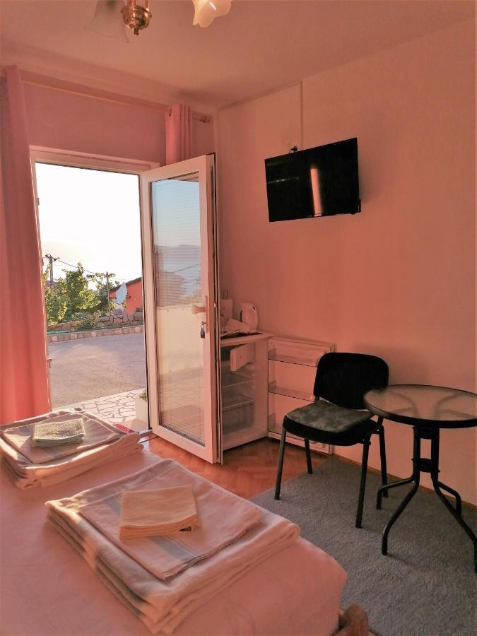 Guest House Pamela Senj  Buitenkant foto
