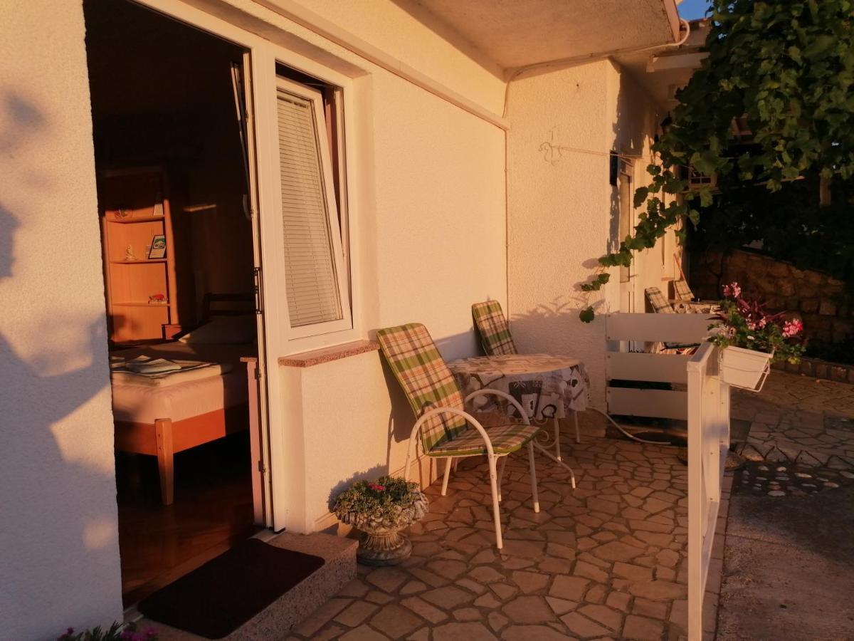Guest House Pamela Senj  Buitenkant foto